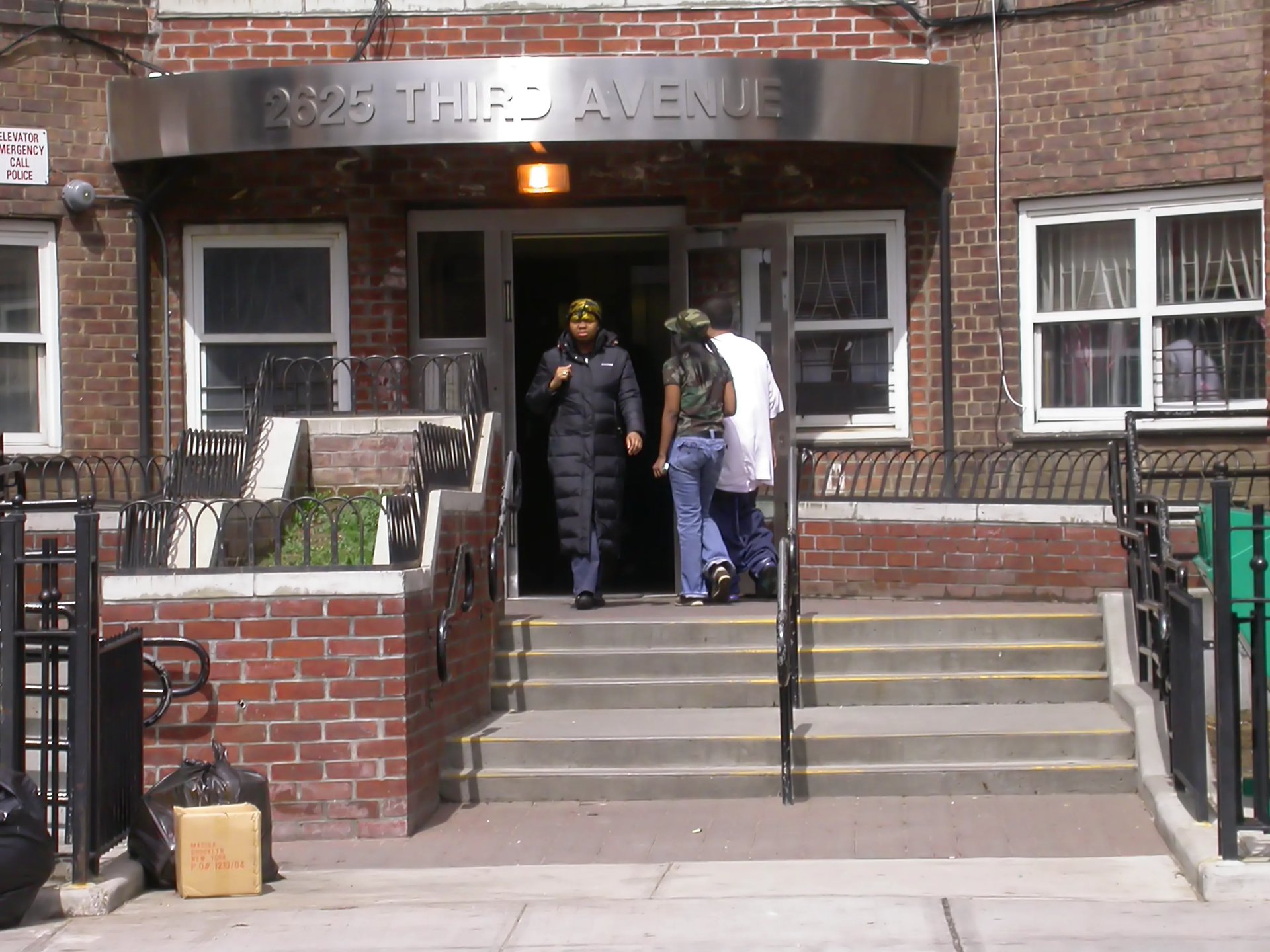 Grimanesa Amoros BETWEEN HEAVEN AND EARTH