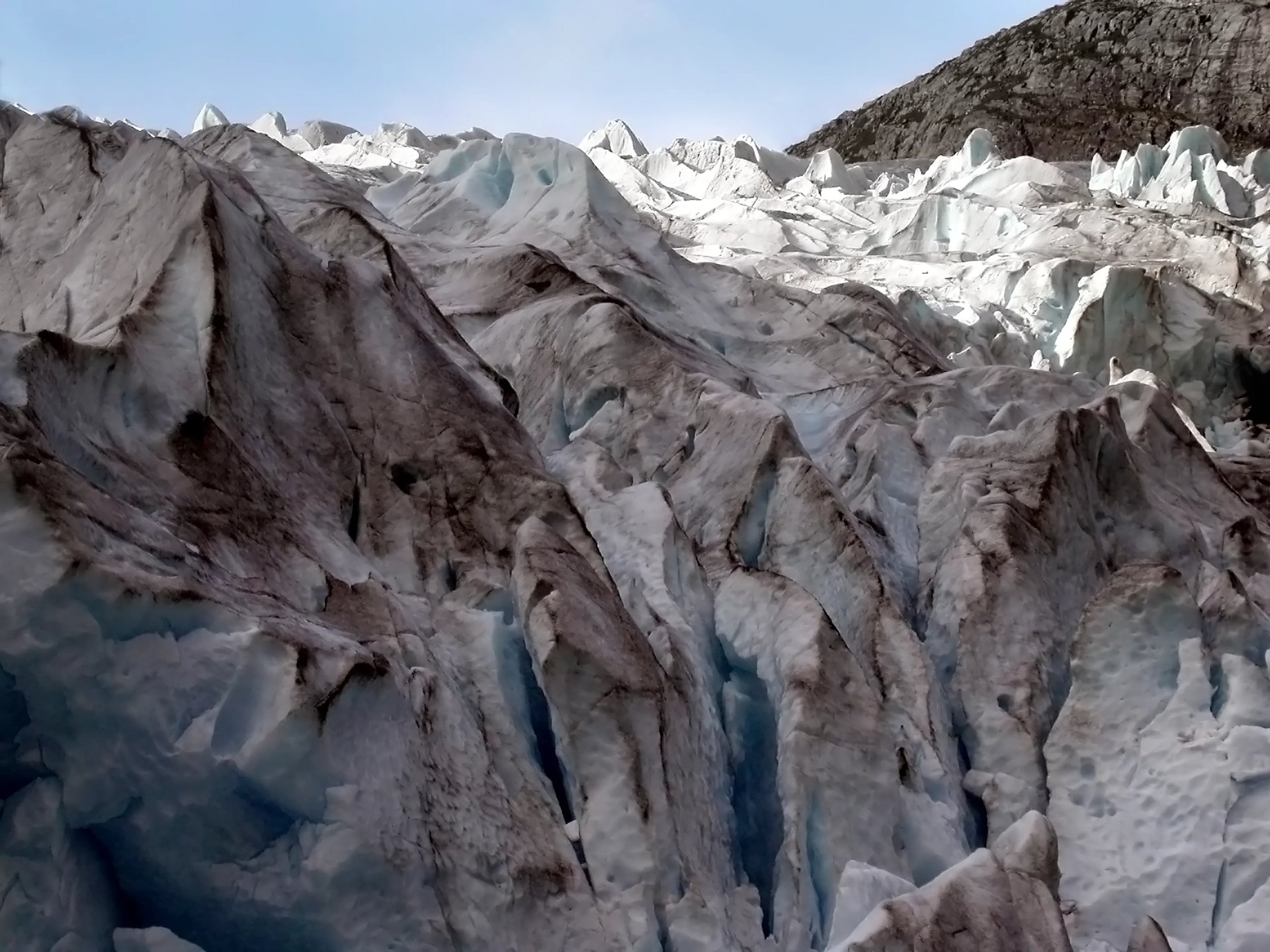 Grimanesa Amoros BETWEEN HEAVEN AND EARTH