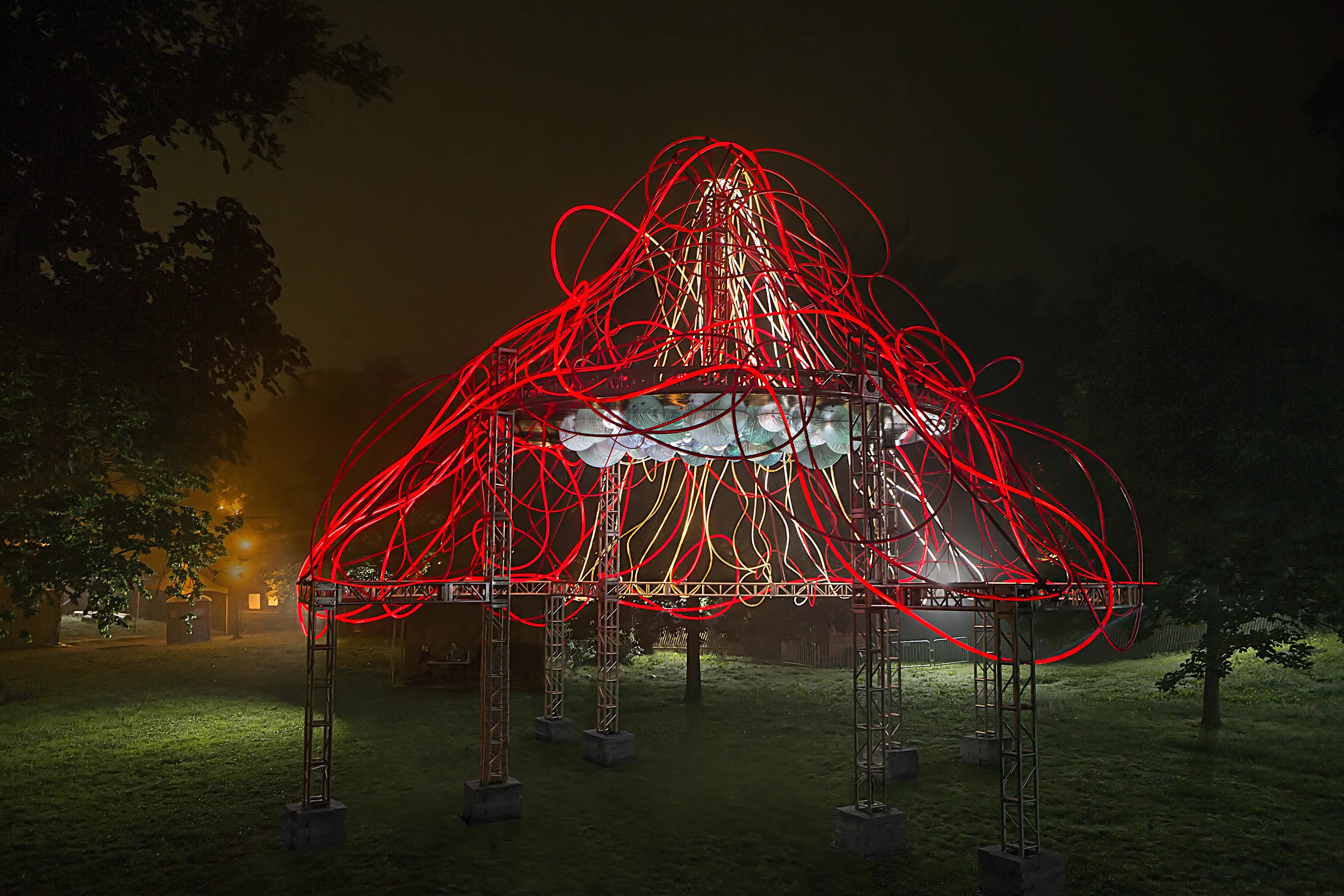 Grimanesa Amoros HEDERA light installation on the ILUMINET front page article