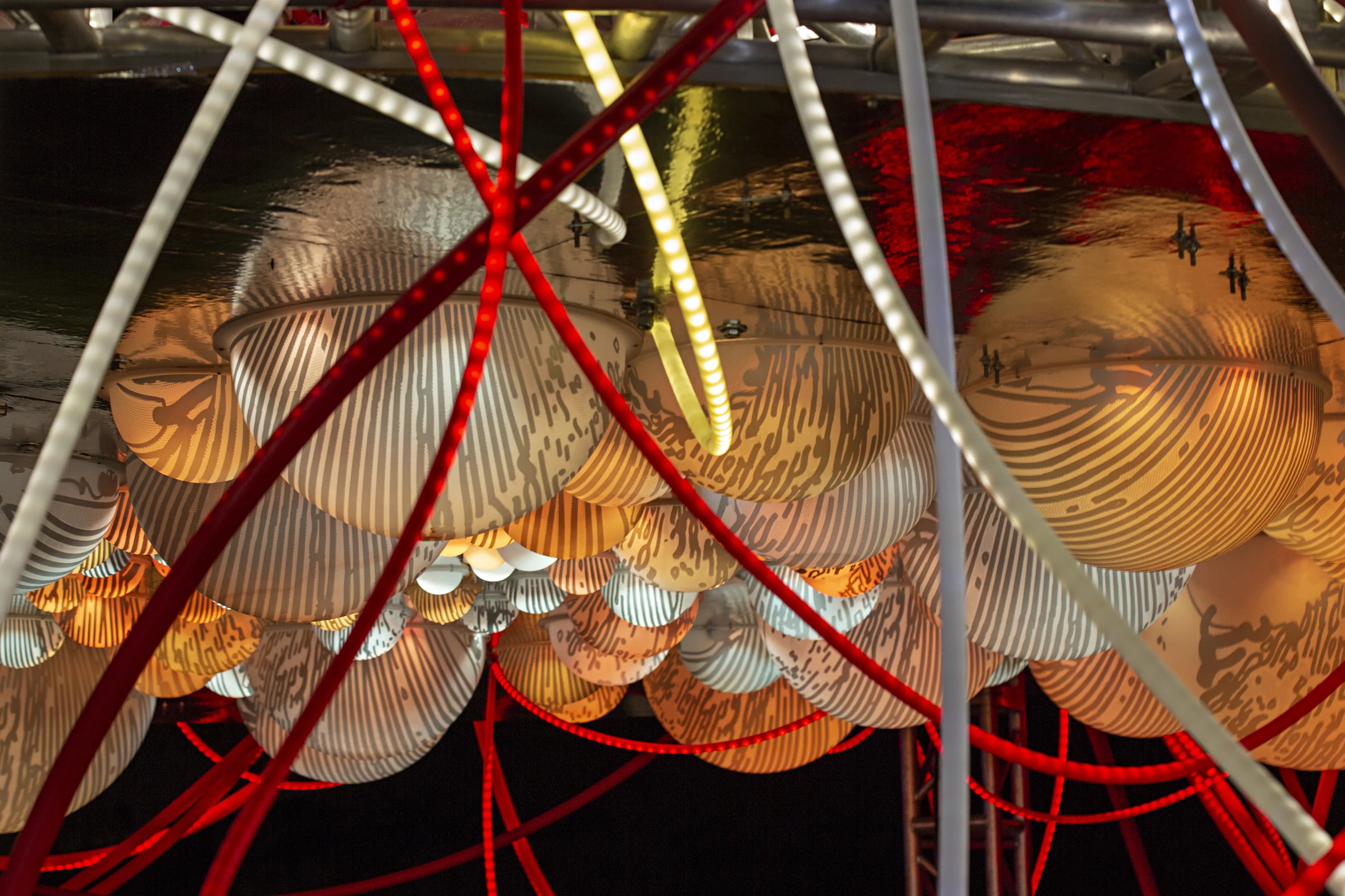 Grimanesa Amoros HEDERA light installation on the ILUMINET front page article