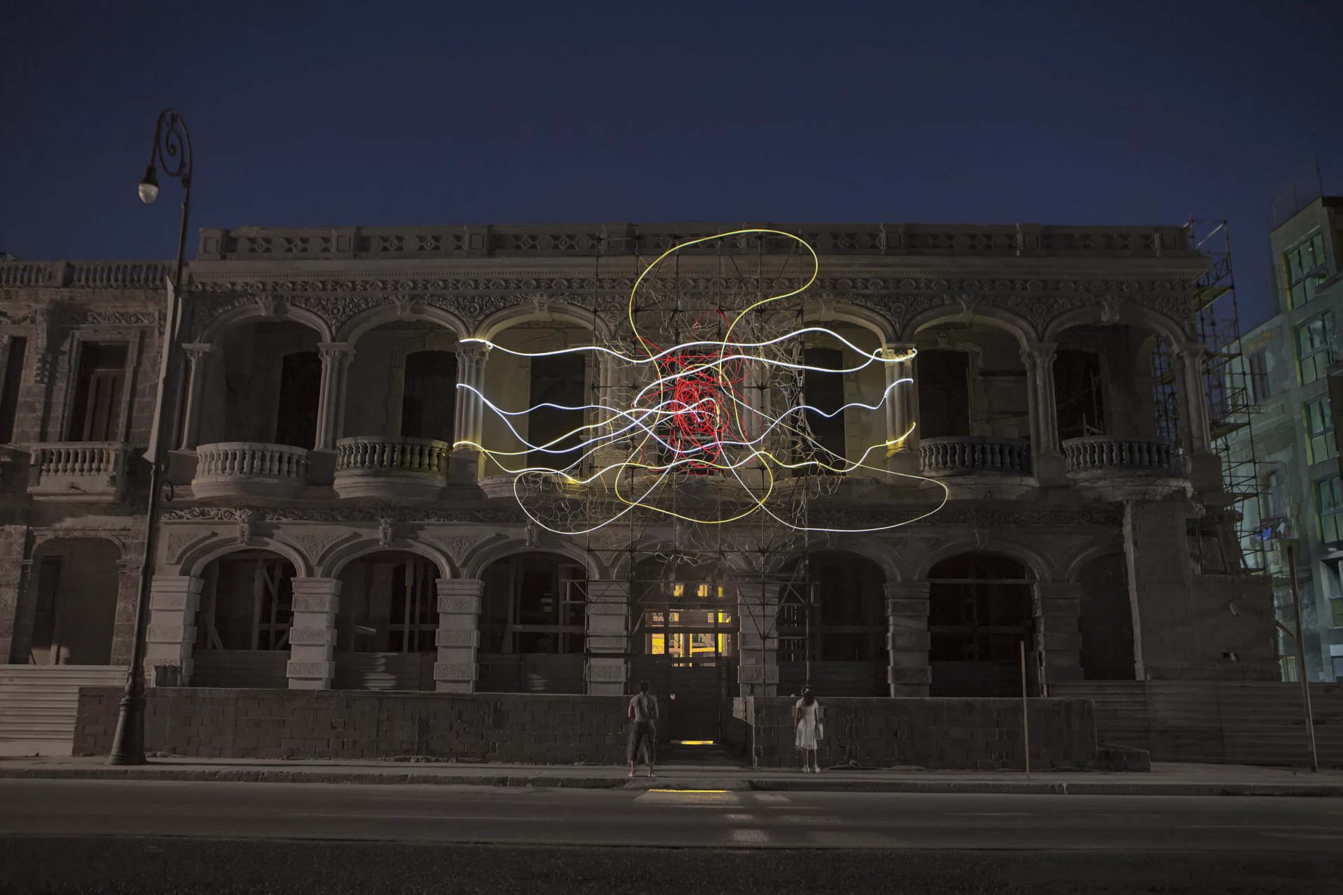 ArtNexus No 113 Grimanesa Amoros MARIPOSA DORADA light installation