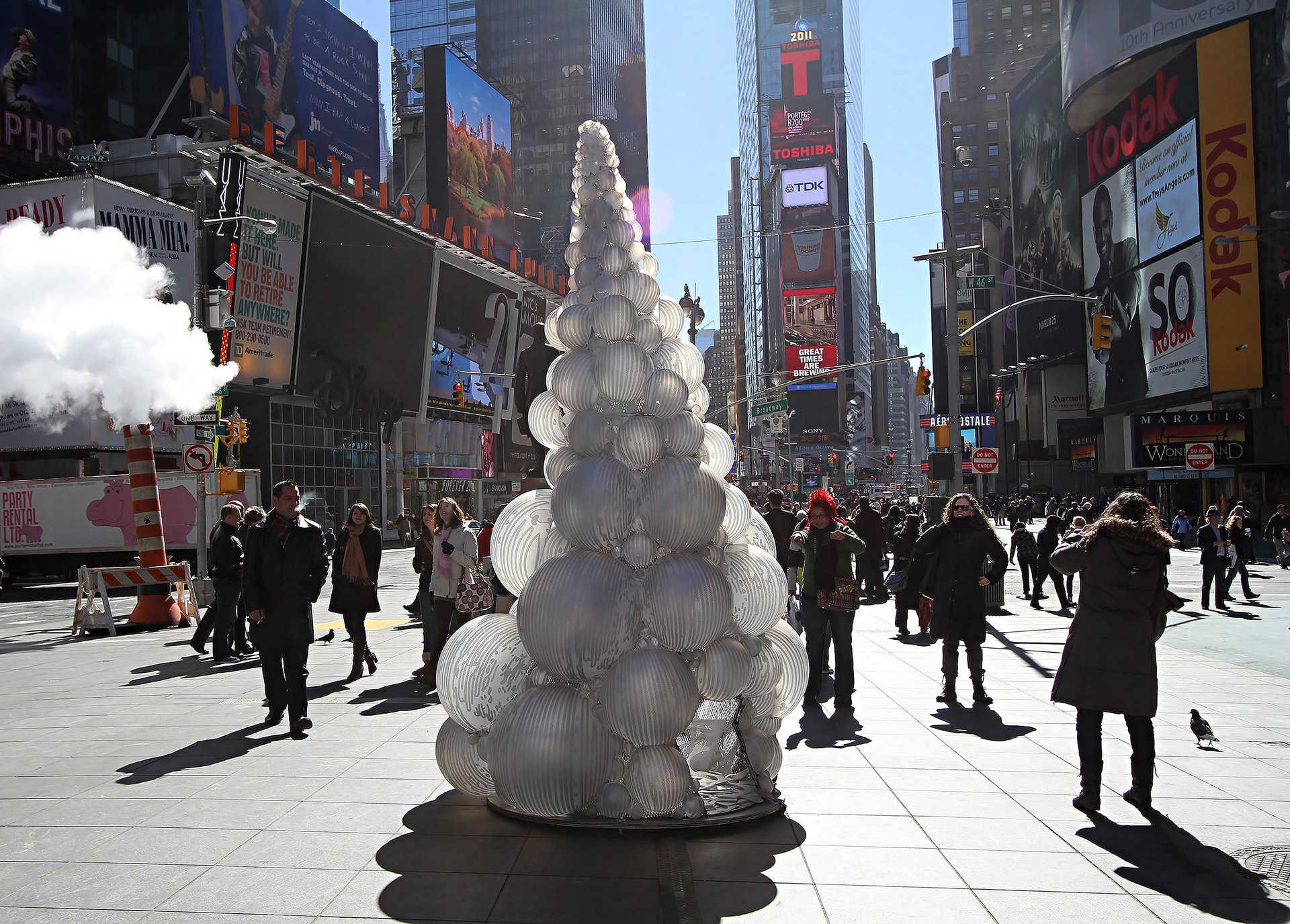 Grimanesa Amoros Uros House light installation