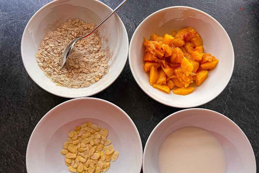 Pieczona owsianka z owocami - składniki
