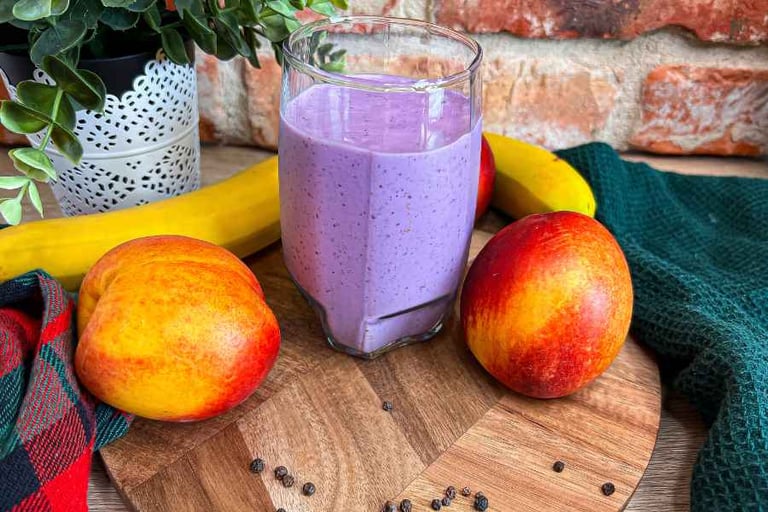 Przepis na koktajl owocowy, banany, nektarynki, szklanka