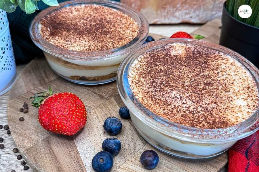fit tiramisu ze skyrem i waflami ryżowymi