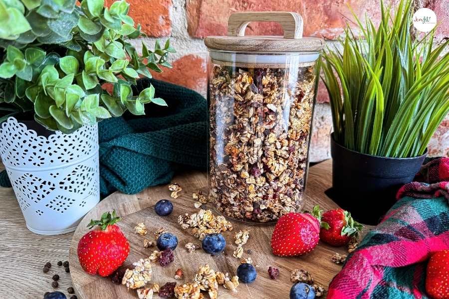 owoce, przepis na domową granolę z wykorzystaniem domowych składników