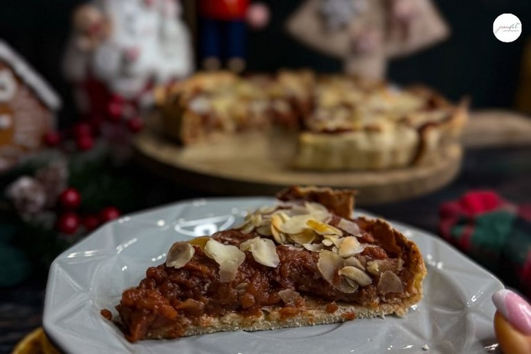 tarta z jabłkami i płatkami migdałów