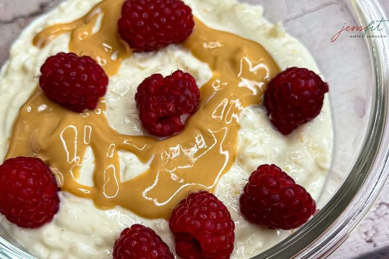 Cytrynowo-malinowy deser z polewą