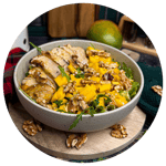 sałatka z kurczakiem i mango