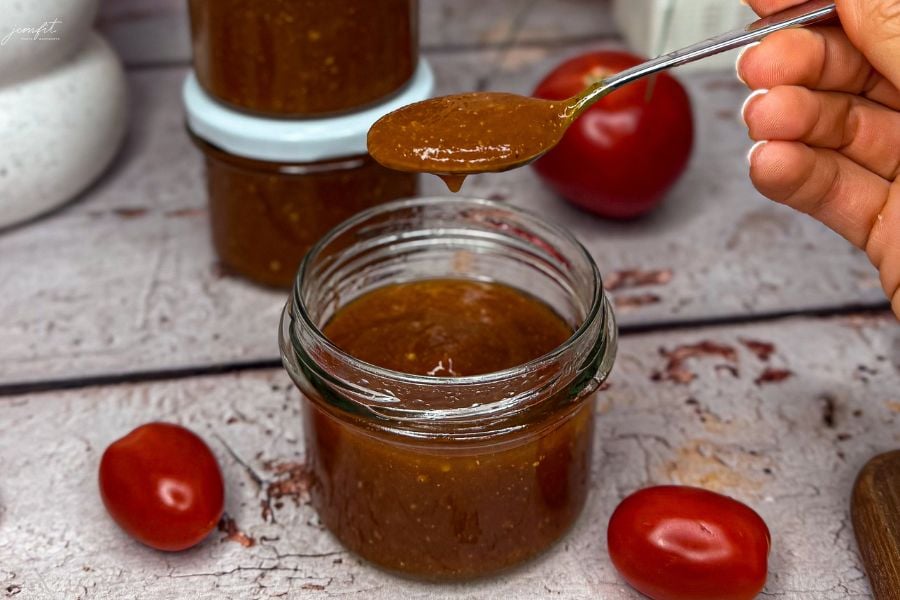 Nietypowy, domowy ketchup do słoików