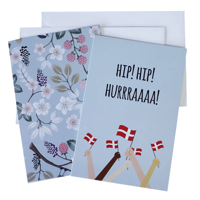 Modelbillede af KORT MED KUVERT 15X10 CM 4 STK. HURRA OG BLOMSTER