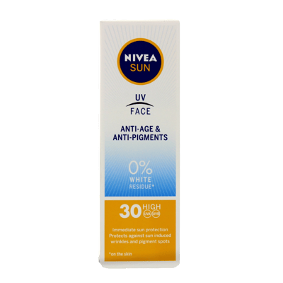 Modelbillede af Nivea Face Cream Anti-Age Anti-Pigment SPF30 50 ml
