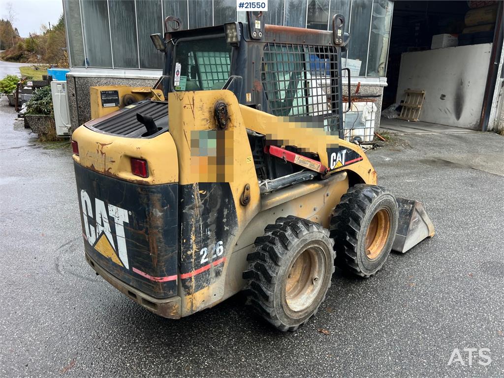 CAT 226 2003 21550 226 2003 1 image 9