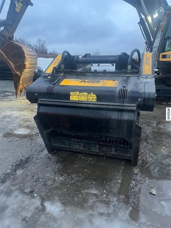 MB Crusher crushing bucket w/ G90 attachment 2017 16941 MB CRUSHER crushing bucket w/ G90 attachment 2017 1 image 6
