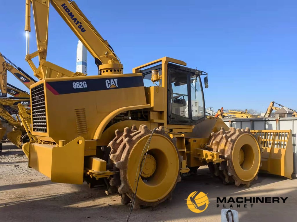 Caterpillar 826G Road Roller Original good price 826G 2018 1 image 4