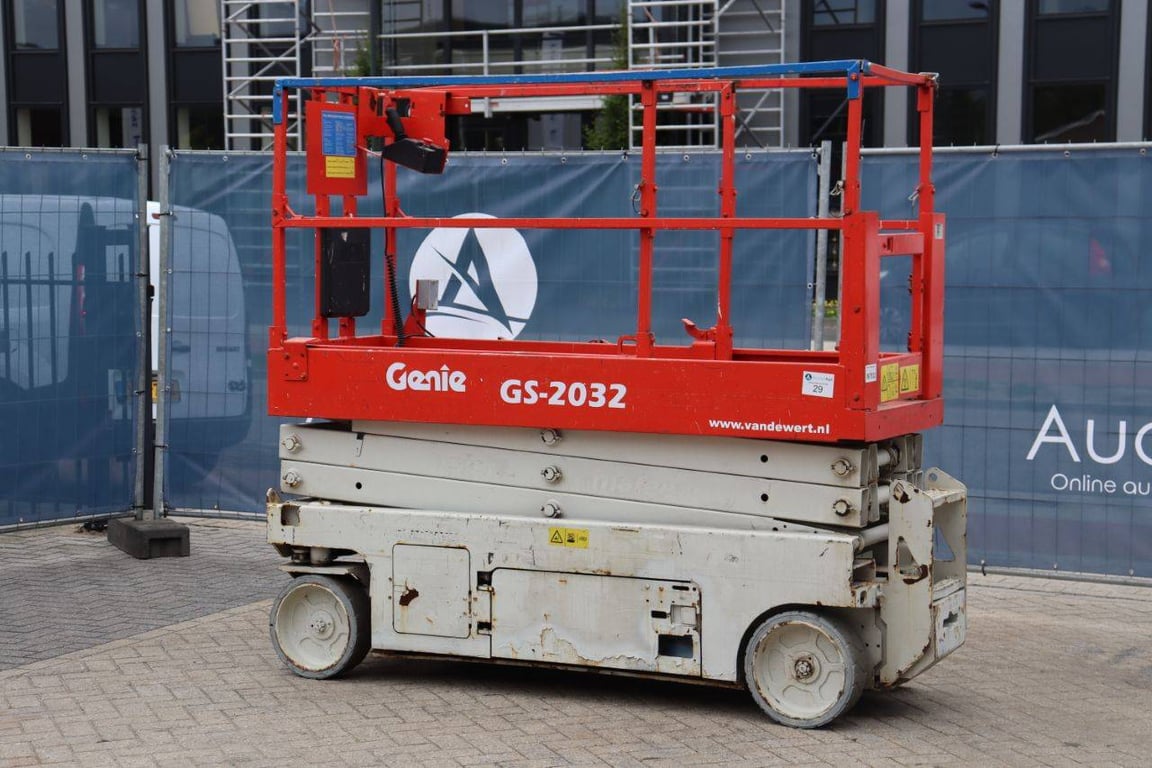 Scissor lift Genie GS-2032 Electric 8m 2013 2013 GS-2032 2013 1 Scissor Lifts image 3