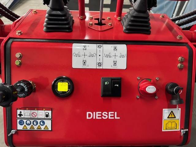 Skid Steer Loader Nuoman T330XL Red Diesel 2025 New 2024 Nuoman NM-SLD380 2024 0 image 14