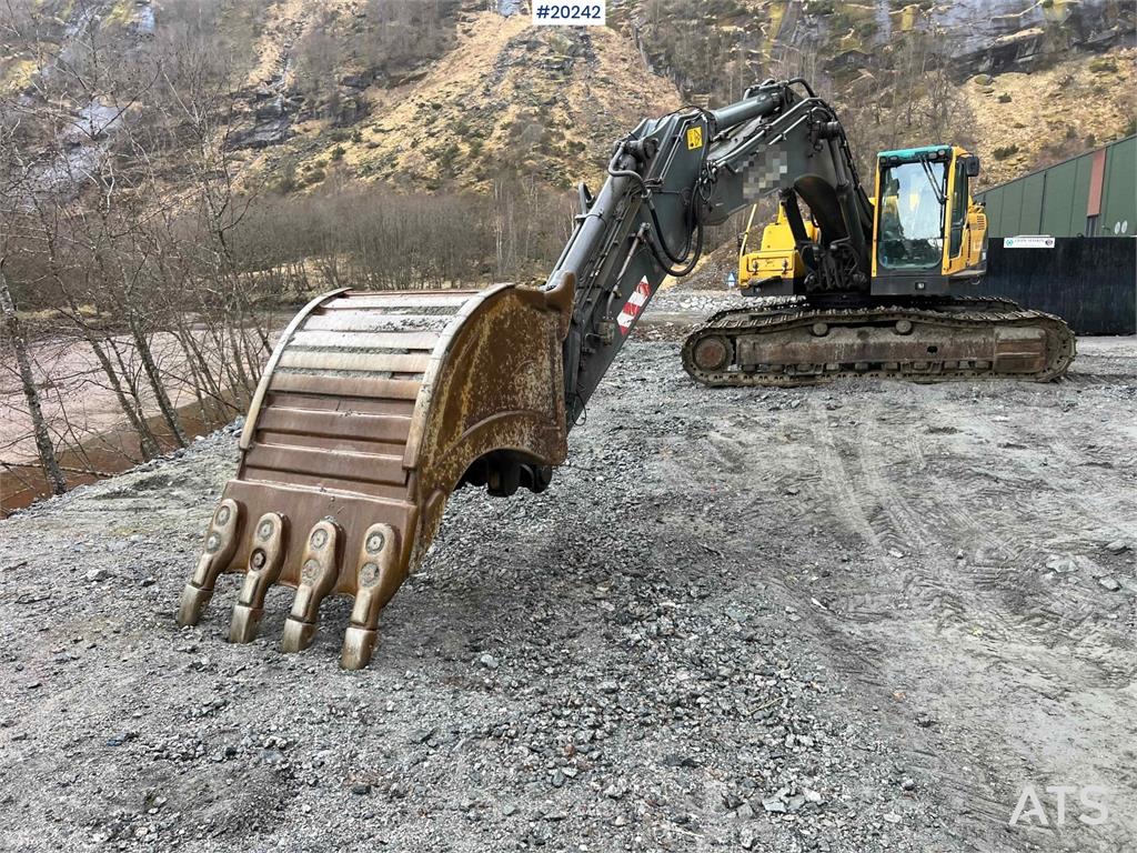 Volvo EC360 BLC excavator w/ Teeth bucket, video 2005 20242 EC360 BLC excavator w/ Teeth bucket, video 2005 1 Crawler Exca...