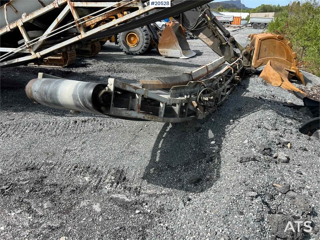 Haahjem ctc 110 crusher w/side conveyor and screen. WATCH 1986 20528 Haahjem ctc 110 crusher w/side conveyor and screen. W...