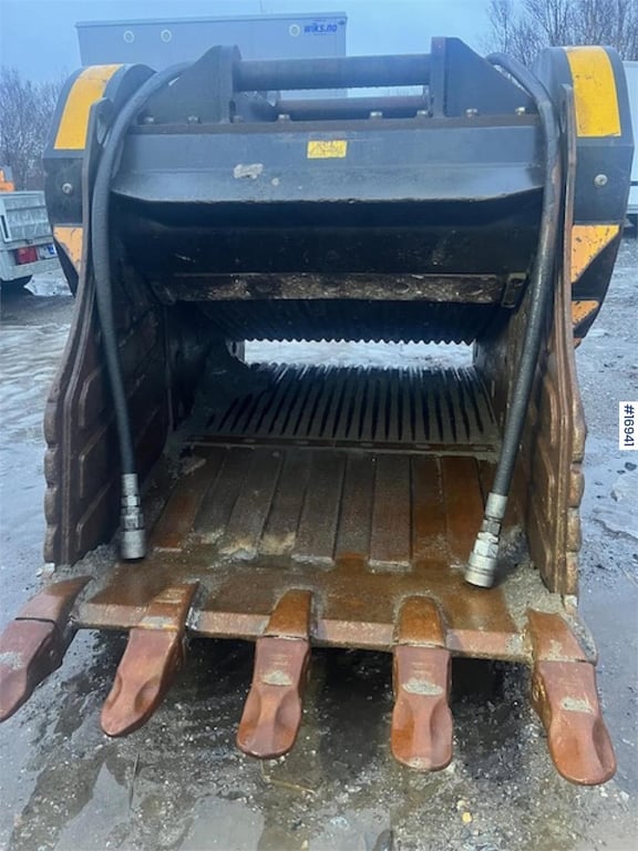 MB Crusher crushing bucket w/ G90 attachment 2017 16941 MB CRUSHER crushing bucket w/ G90 attachment 2017 1 image 3