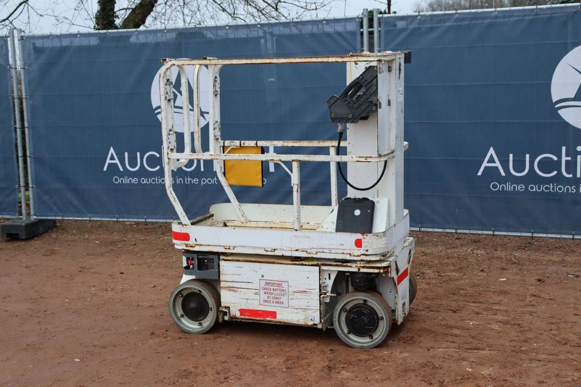 JLG 1230ES Electric Mast Lift 5.66m 2013 2013 1230ES 2013 1 image 3