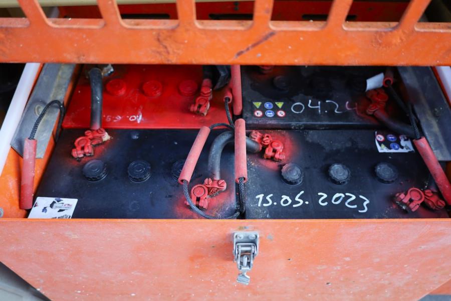 JLG 4069LE Electric, 14.2m Working Height, 360kg Capac 2012 JLG - 4069LE - 90288 4069LE Electric, 14.2m Working Height, 36...