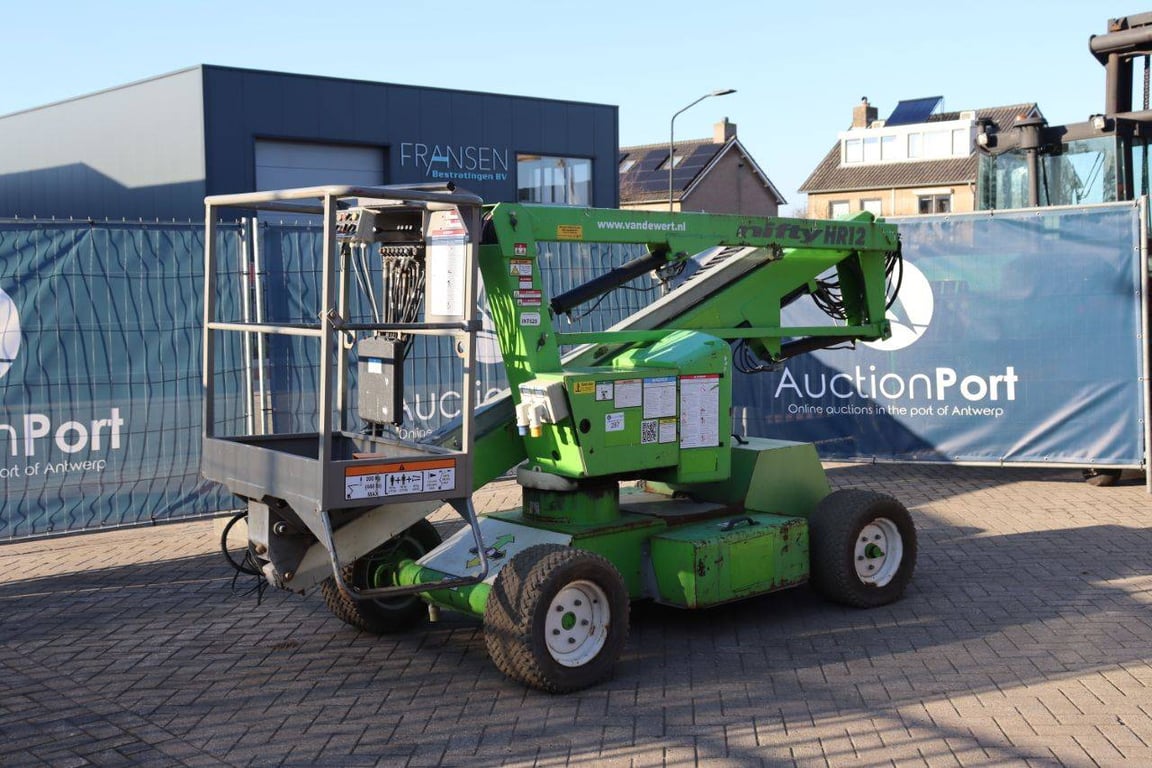 Niftylift HR12NDE Electric + Diesel 12m Articulated Boom Lift 2014 2014 Niftylift HR12NDE 2014 1 image 9