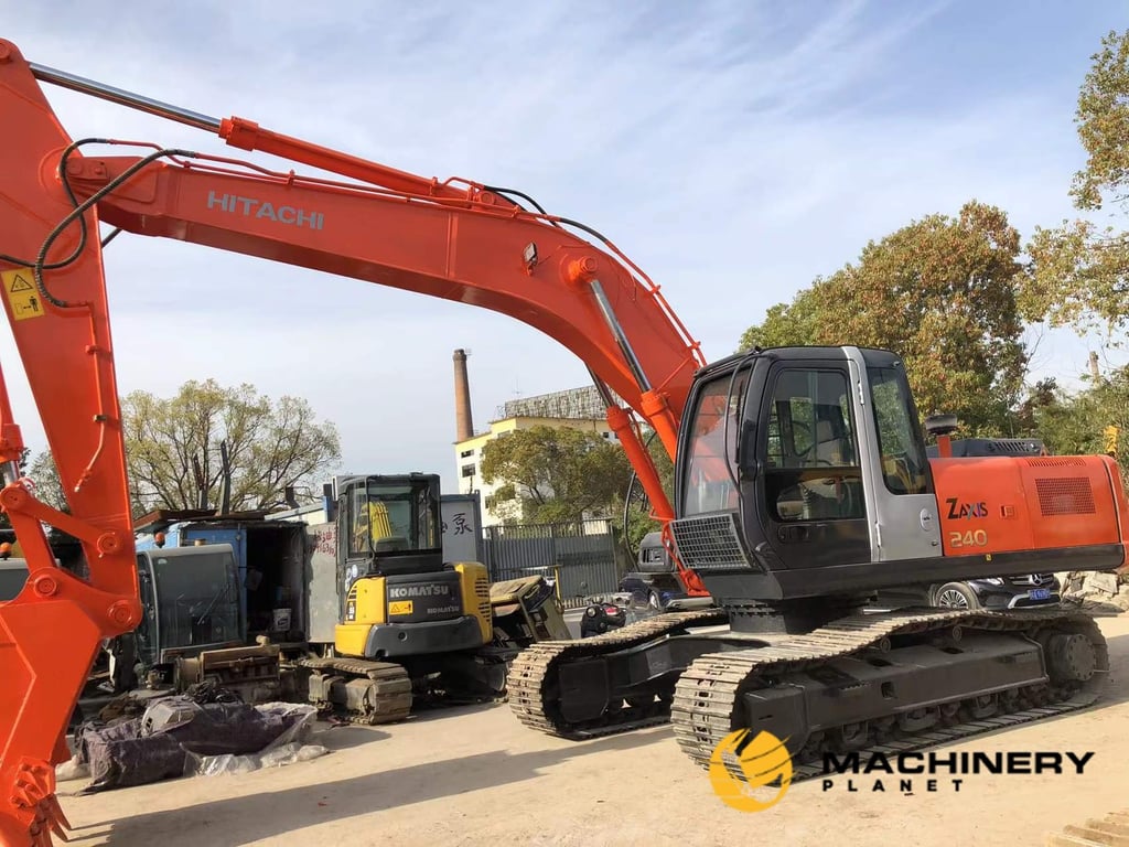 Hitachi ZX240 Crawler Excavator Original For Sale ZX240 2020 1 Crawler Excavators image 6