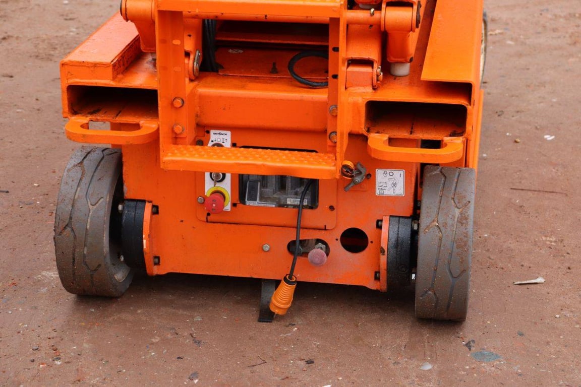 Scissor Lift Skyjack Electric 1 Scissor Lifts image 12