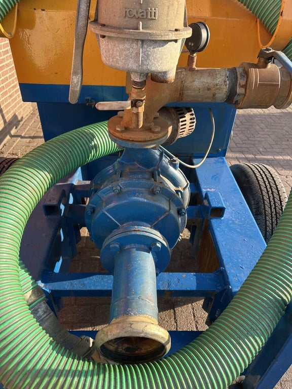 Waterpomp met diesel motor - Gebruikt 2001 12600 WATERPOMP met diesel motor - Gebruikt 2001 1 image 9