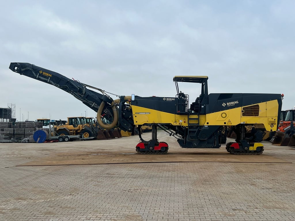 Bomag BM2000/75 Cold Planer 2017 70001142 BM2000/75 Cold Planer 2017 1 image 2