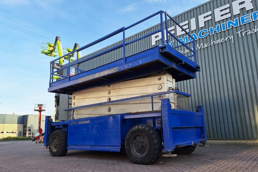 Liftlux SL205-25D4WDS/P Diesel, 4x4 Drive, Hydraulic Deck 2002 LIFTLUX - SL205-25D4WDS/P - 90387 Liftlux SL205-25D4WDS/P D...