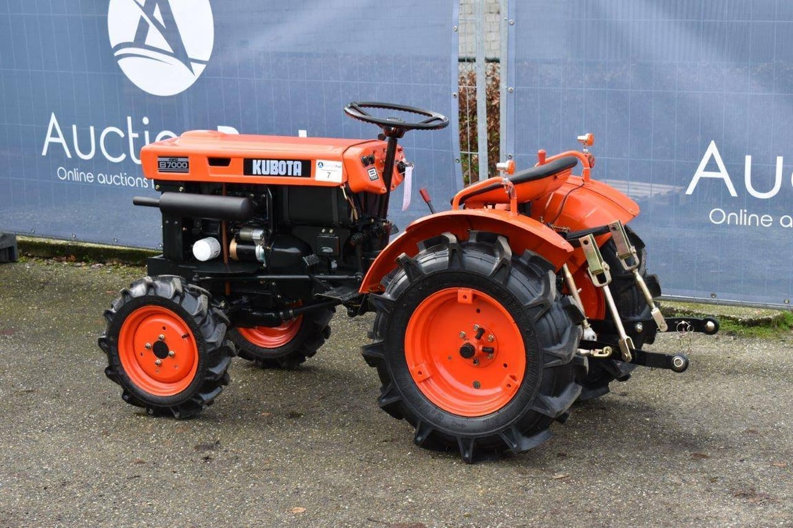Mini tractor Kubota B7000 Diesel Refit B7000 1 image 3