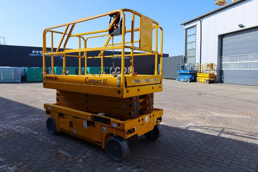 Haulotte Compact 10 Electric, 10m Working Height, 450kg Cap 2011 HAULOTTE - Compact 10 - 62352 Compact 10 Electric, 10m Wo...