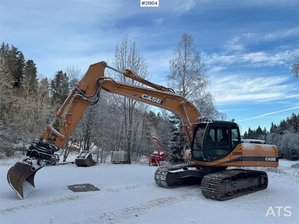 CASE CX210 Tracked Excavator w/ Grading Bucket WATCH VI 2001 21904 CX210 Tracked Excavator w/ Grading Bucket WATCH VI 2001...