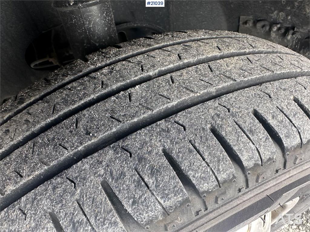 Mercedes-Benz Sprinter 519 minibus 16+1 seats w/ 2 sets of tires 2010 21039 Mercedes-Benz Sprinter 519 minibus 16+1 seats ...