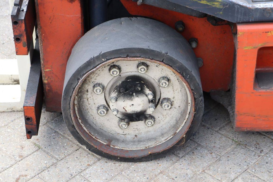 Forklift Nissan KCUGH02F350 LPG 2250kg 3.1m 1995 1995 KCUGH02F350 1995 1 Forklift image 15