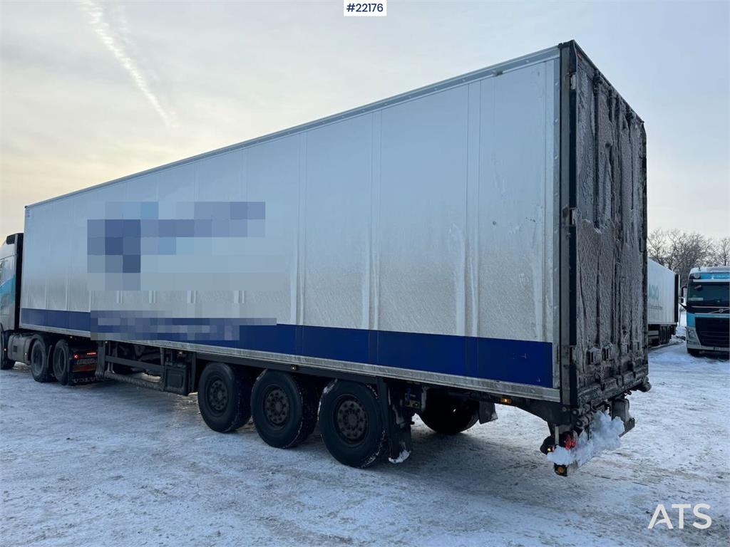 Schmitz Cargobull box semi-trailer with Thermo King unit – only 2,97 2018 22176 Schmitz Cargobull box semi-trailer with Th...