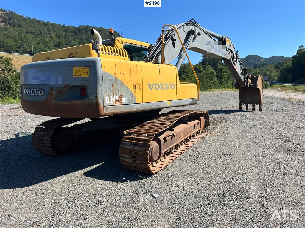 Volvo EC240 nlc Excavator w/ bucket WATCH VIDEO 2005 21196 EC240 nlc Excavator w/ bucket WATCH VIDEO 2005 1 Crawler Excava...