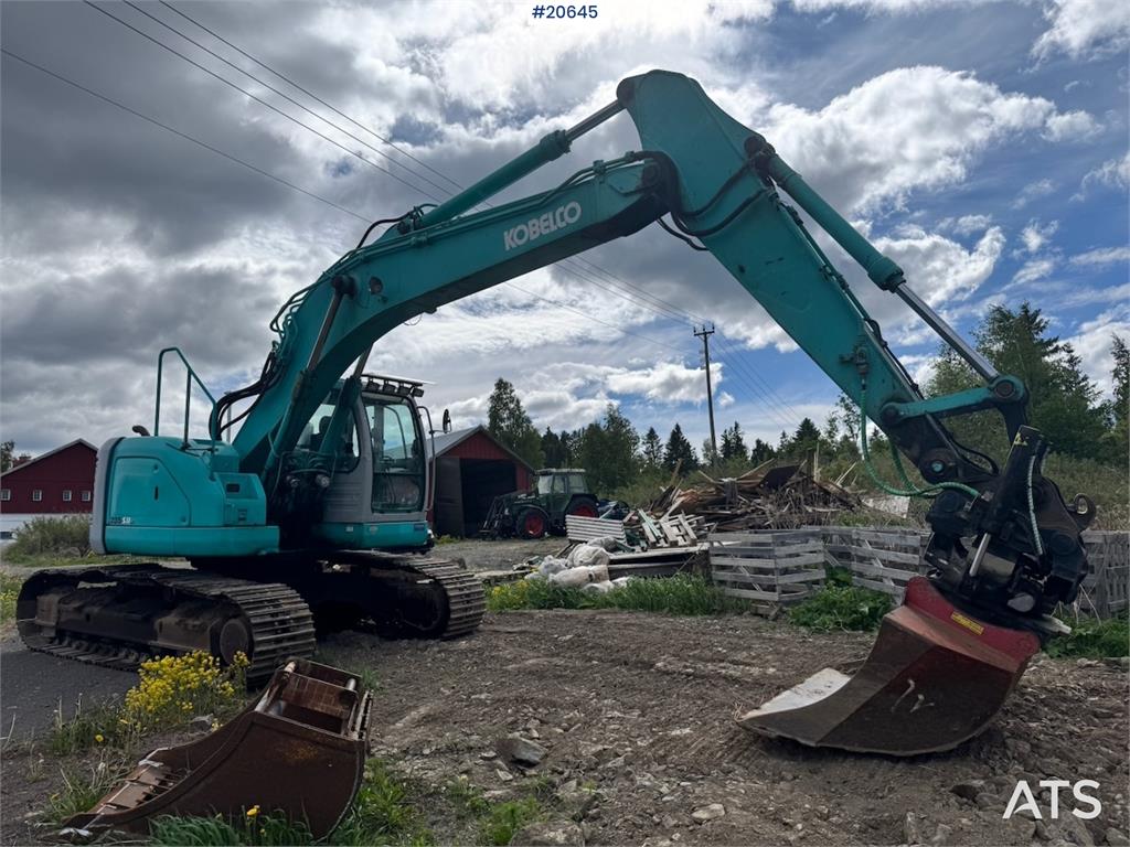 Kobelco SK235SR Tracked excavator w/ Rototilt and bucket. 2000 20645 SK235SR Tracked excavator w/ Rototilt and bucket. 200...