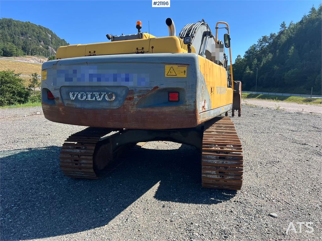 Volvo EC240 nlc Excavator w/ bucket WATCH VIDEO 2005 21196 EC240 nlc Excavator w/ bucket WATCH VIDEO 2005 1 Crawler Excava...