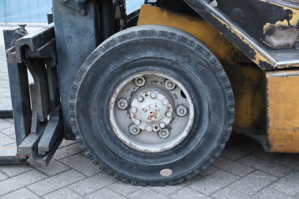 Forklift Yale GDP25TF Diesel 2340kg 1998 1998 GDP25TF 1998 1 Forklift image 15
