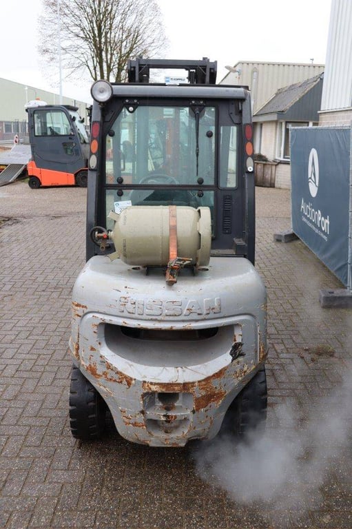 Forklift Nissan 30 LPG 2850kg 30 1 Forklift image 4