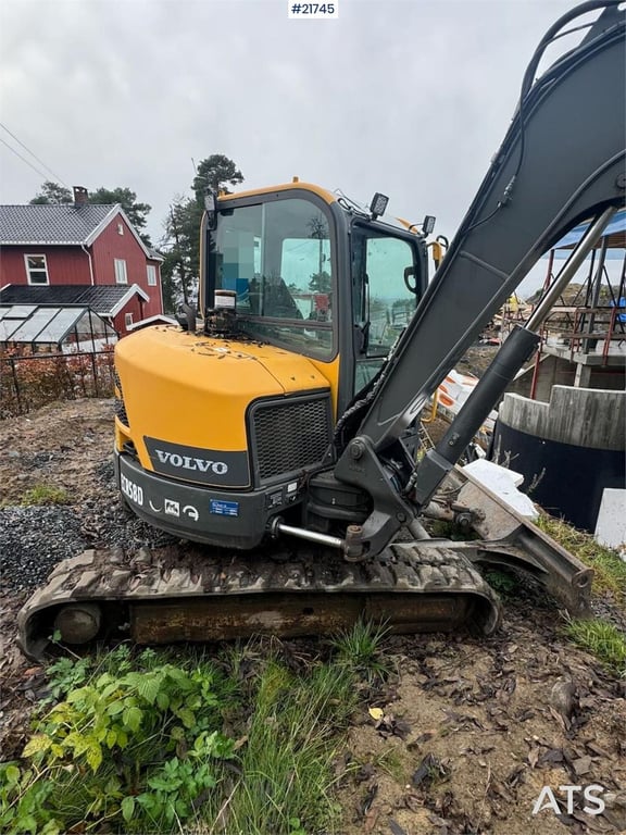 Volvo ECR58D Tracked Excavator with Tilt and Bucket 2018 21745 ECR58D Tracked Excavator with Tilt and Bucket 2018 1 Crawle...
