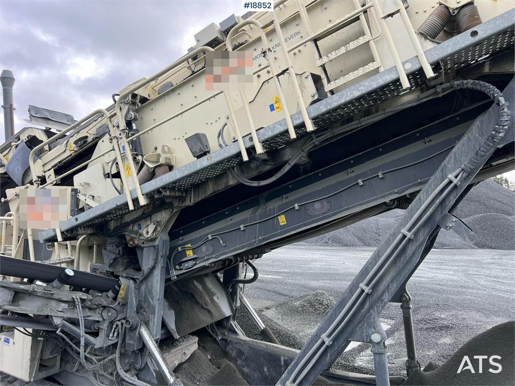 Metso Lokotrack LT220D crusher w/ screen, box and belt 2019 18852 Lokotrack LT220D crusher w/ screen, box and belt 2019 1 ...