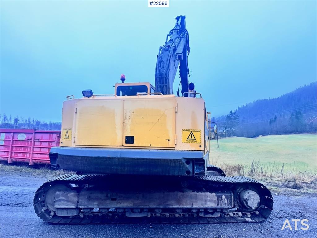 Volvo EC200 crawler excavator with rototilt and narrow b 1998 22096 EC200 crawler excavator with rototilt and narrow b 199...