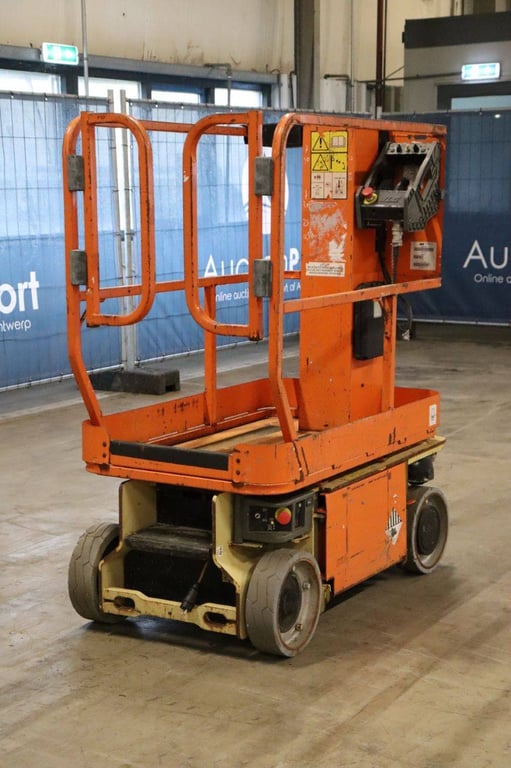 JLG 1230ES Electric Mast Lift 5.66m 2013 2013 1230ES 2013 1 image 9