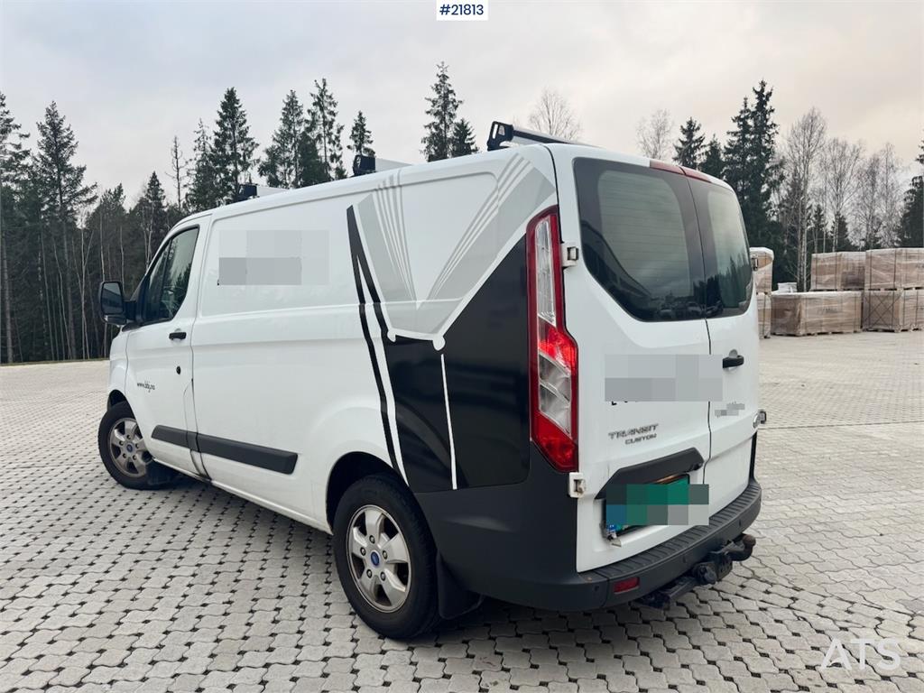 Ford Transit 4x2 Van with 2 Sets of Tires 2016 21813 Transit 4x2 Van with 2 Sets of Tires 2016 1 Closed vans image 4