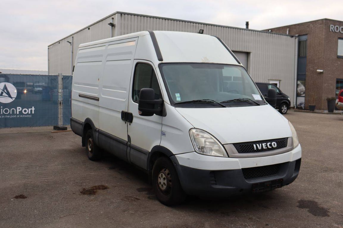 Iveco Daily 35S13 Diesel 2010 Van 2010 Daily 35S13 2010 1 image 7