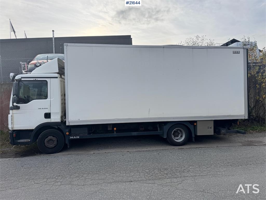 MAN TGL 8.220 4x2 Box Truck. 2011 21644 TGL 8.220 4x2 Box Truck. 2011 1 image 3